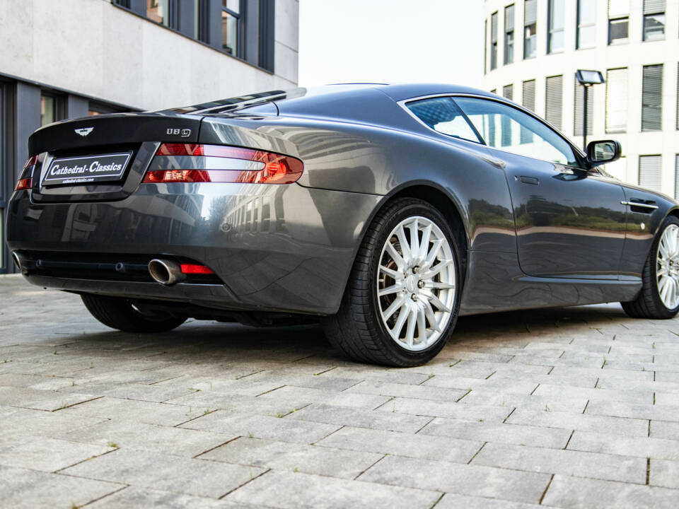 Imagen 23/50 de Aston Martin DB 9 (2006)