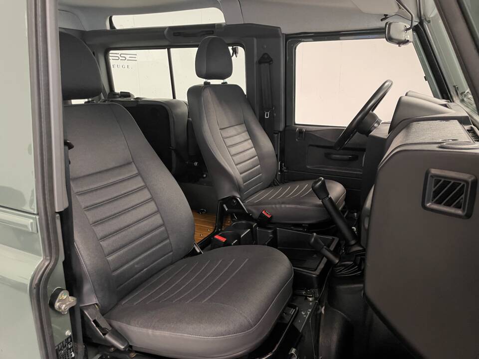 Imagen 24/33 de Land Rover Defender 90 (2014)