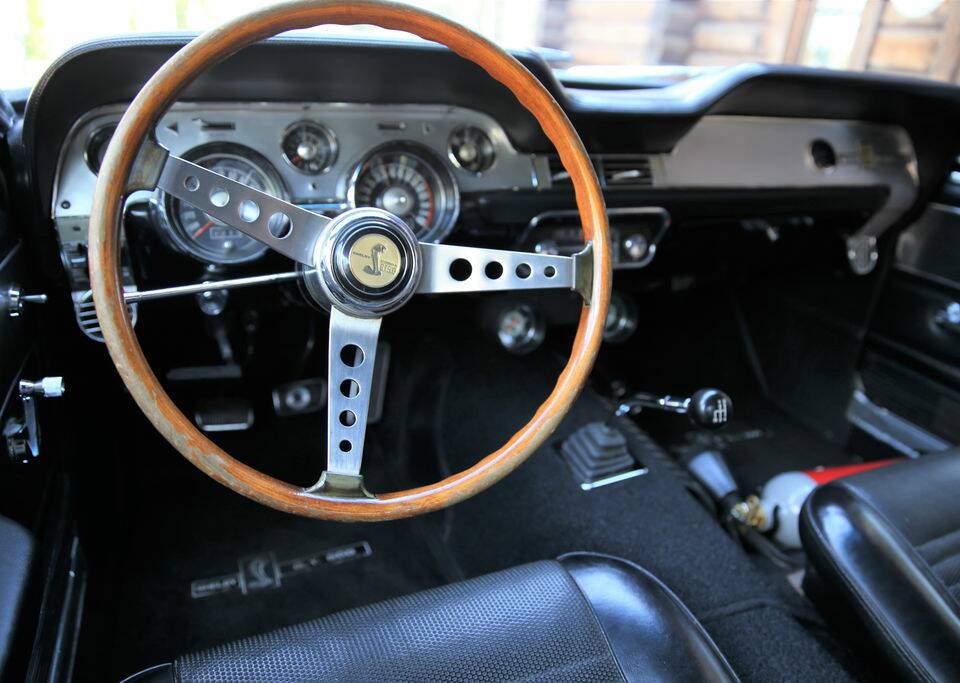 Image 2/8 of Ford Mustang Shelby GT 500CR (1967)