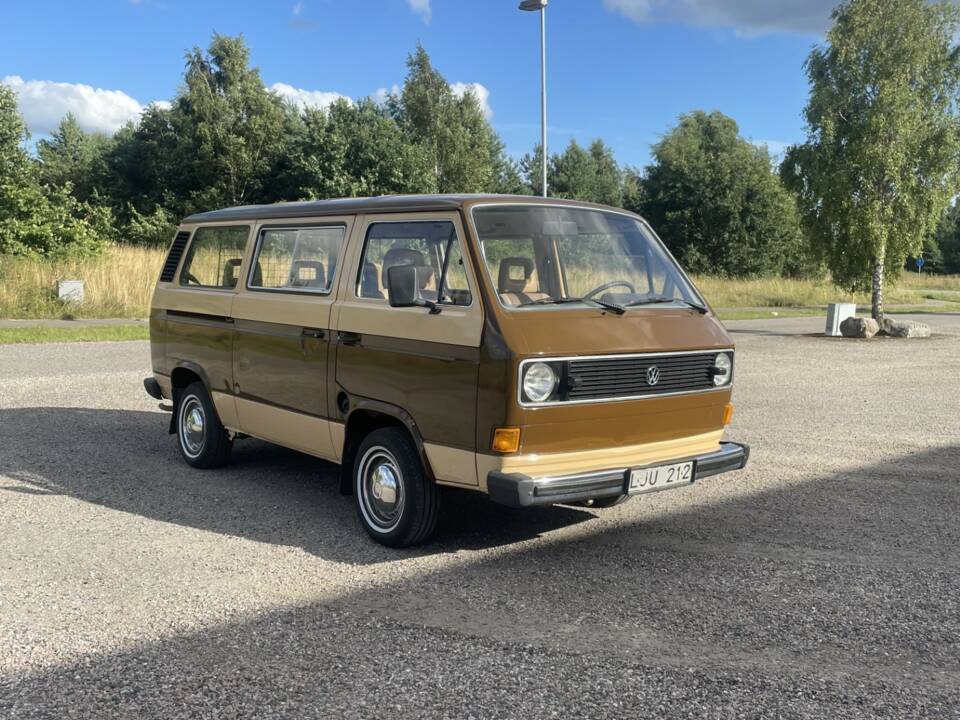 Bild 1/16 von Volkswagen T3 Caravelle GL 1.9 (1982)