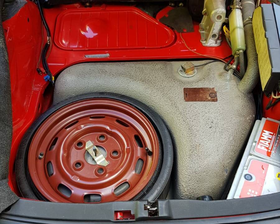 Image 2/11 de Porsche 911 Carrera 3.2 (1988)