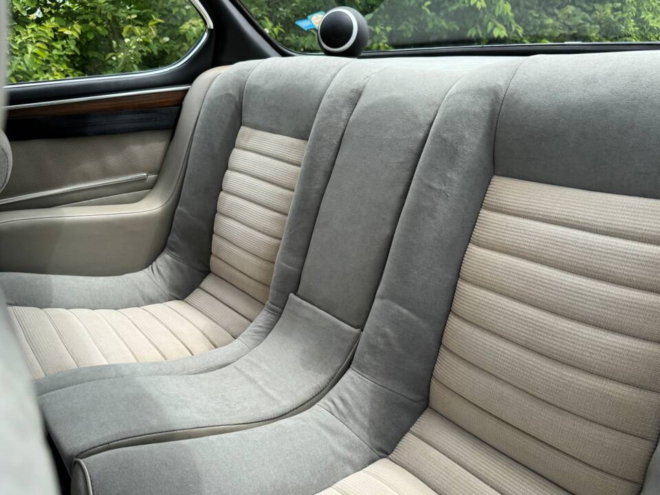 Image 26/73 of BMW 2,5 CS (1975)