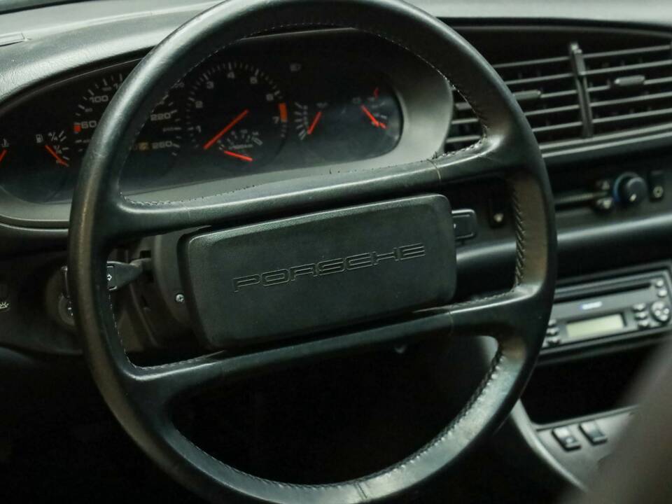 Obraz 24/50 pojazdu Porsche 944 (1986)