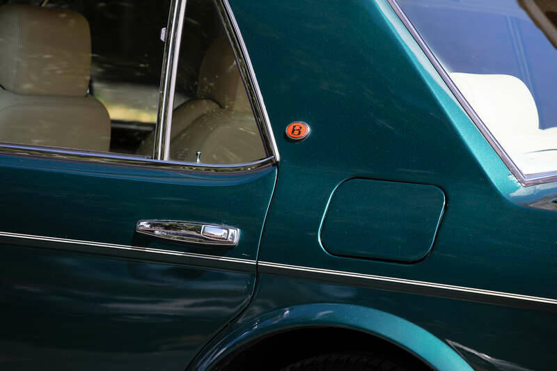 Image 32/50 of Bentley Turbo R lang (1996)