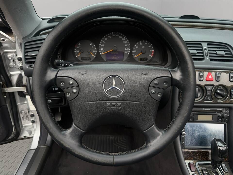 Image 14/23 of Mercedes-Benz CLK 200 Kompressor (2001)