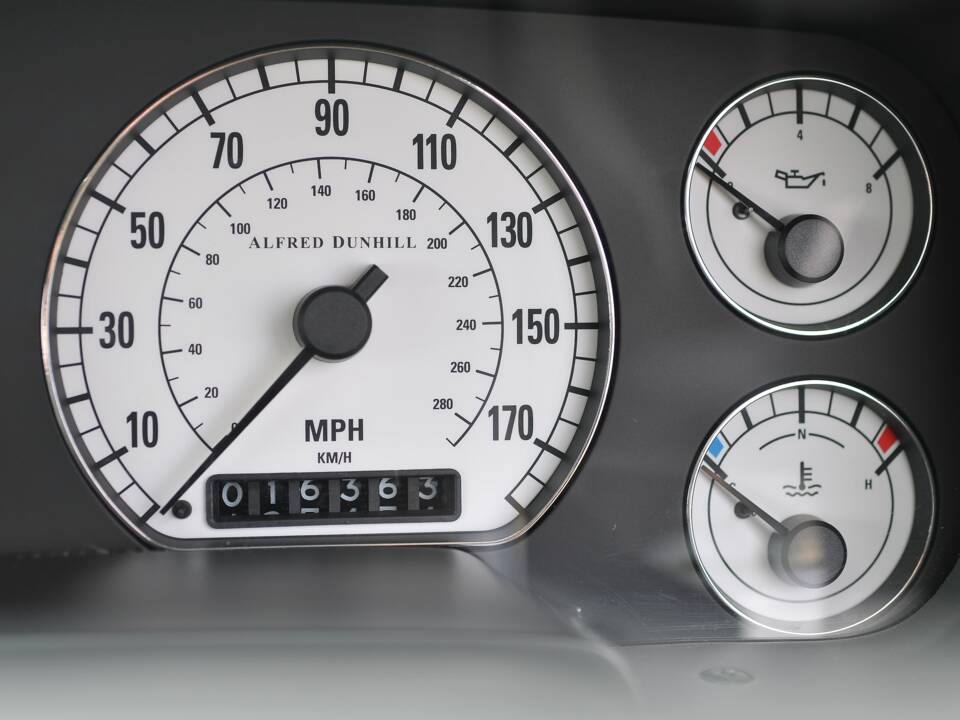 Immagine 21/33 di Aston Martin DB 7 (1999)