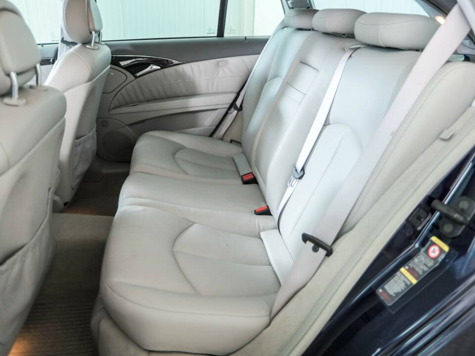 Bild 40/50 von Mercedes-Benz E 320 T 4MATIC (2004)