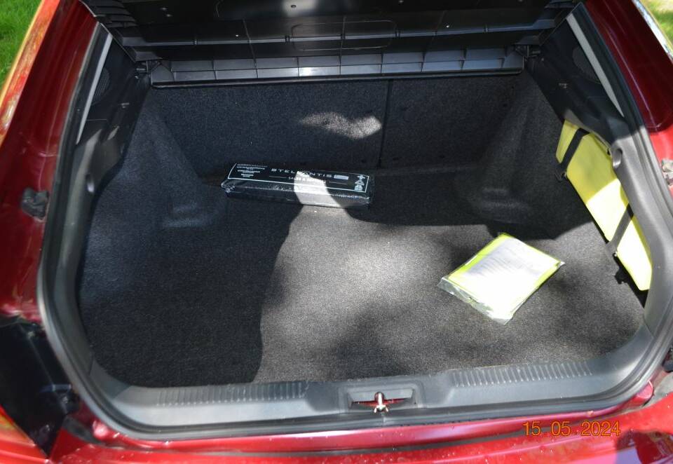 Image 20/38 of Mazda 626 2.0i (1994)