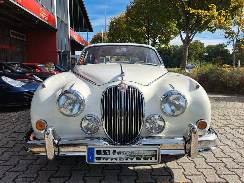 Image 12/27 of Jaguar Mk II 3.4 (1967)