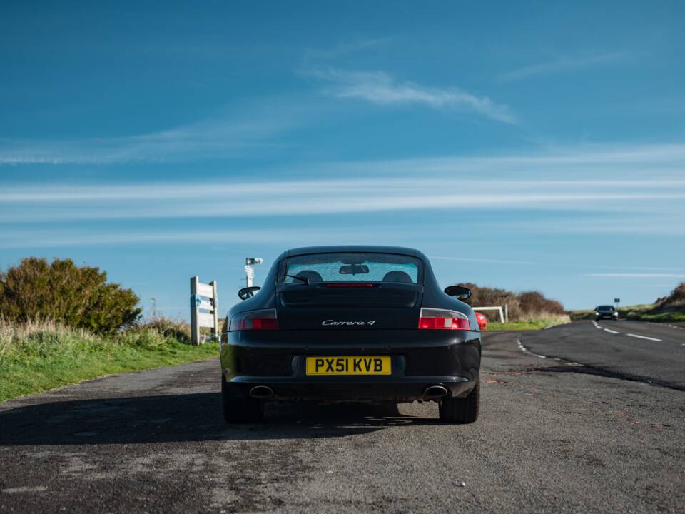 Imagen 41/50 de Porsche 911 Carrera 4 (2001)