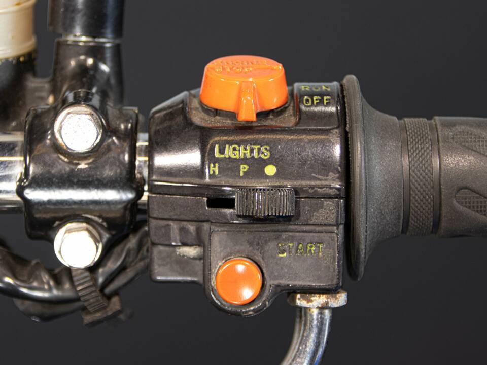 Image 44/50 of Honda DUMMY (1979)