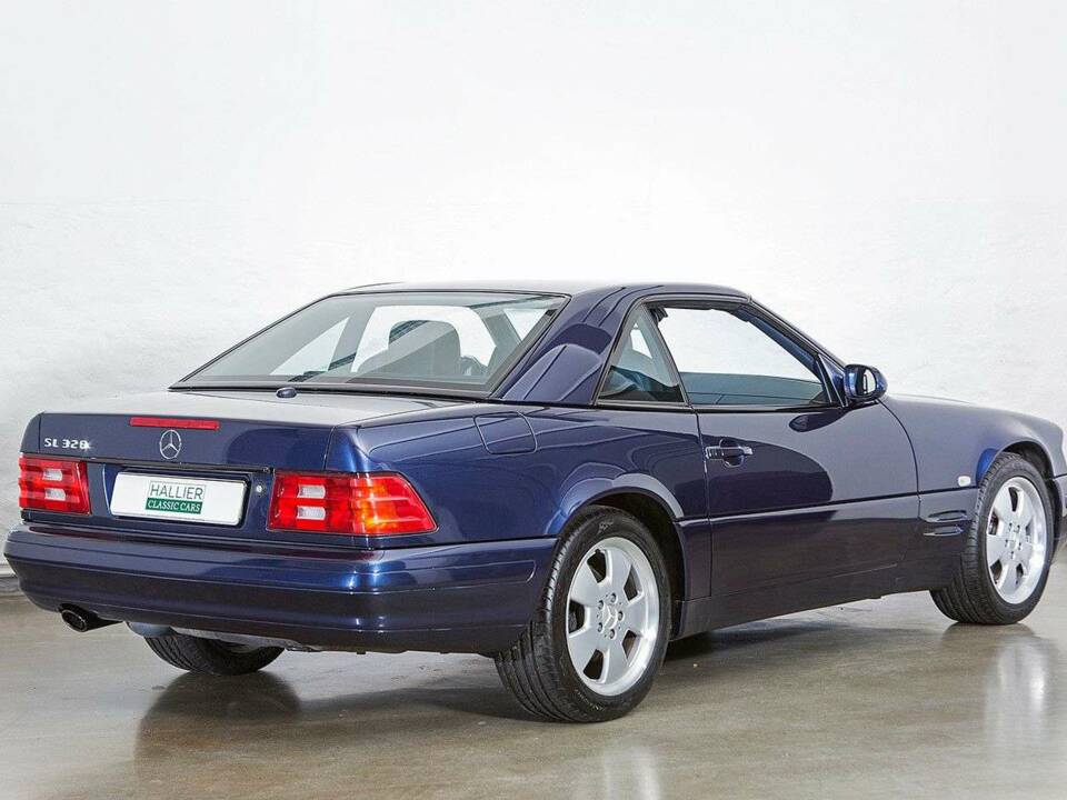 Afbeelding 23/36 van Mercedes-Benz SL 320 (2000)