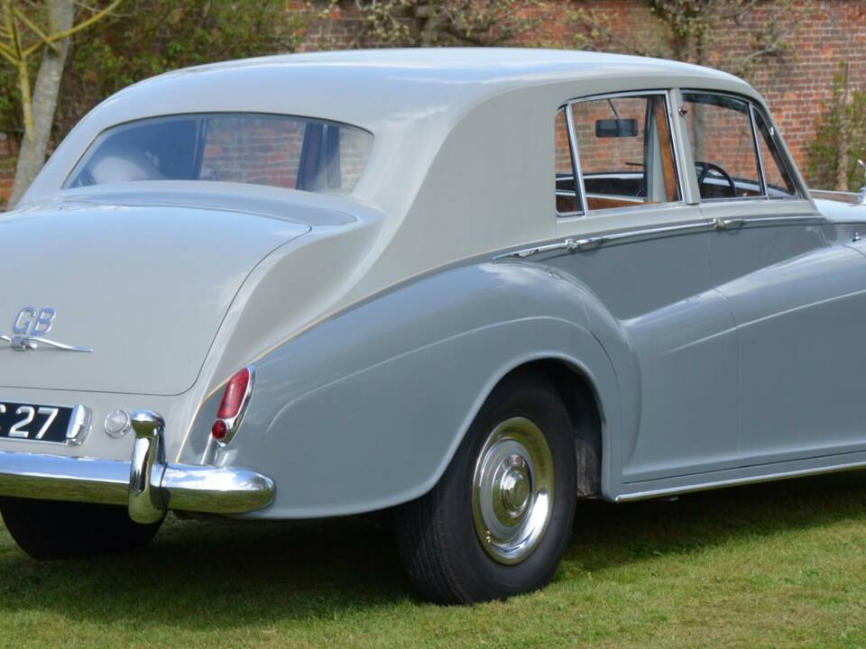 Image 9/50 of Rolls-Royce Silver Cloud II (1961)