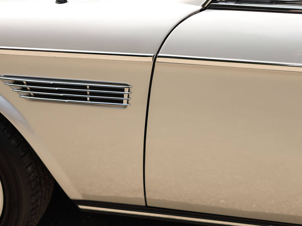 Image 58/95 of BMW 3.0 CSi (1975)