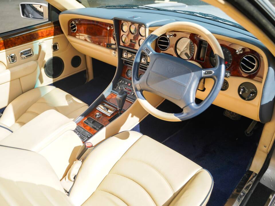 Bild 41/50 von Bentley Azure (2001)