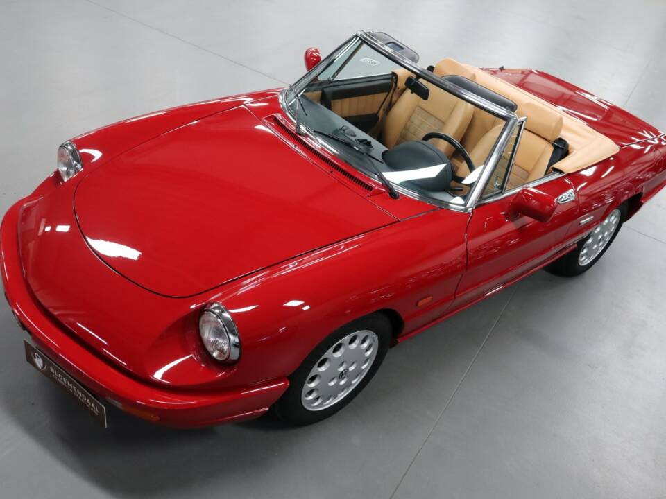 Image 4/48 de Alfa Romeo 2.0 Spider (1991)