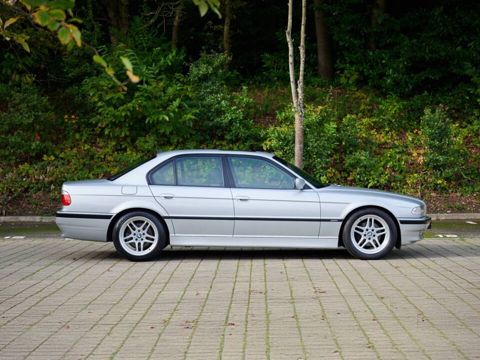 Afbeelding 4/8 van BMW 735i (2001)