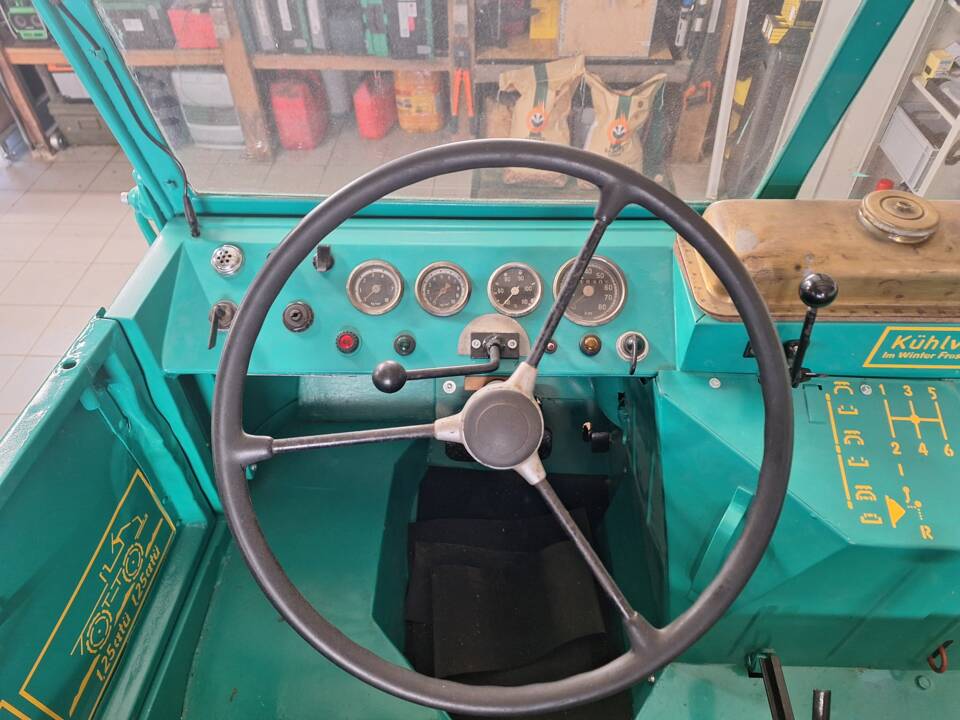 Bild 7/17 von Mercedes-Benz Unimog 2010 (1950)