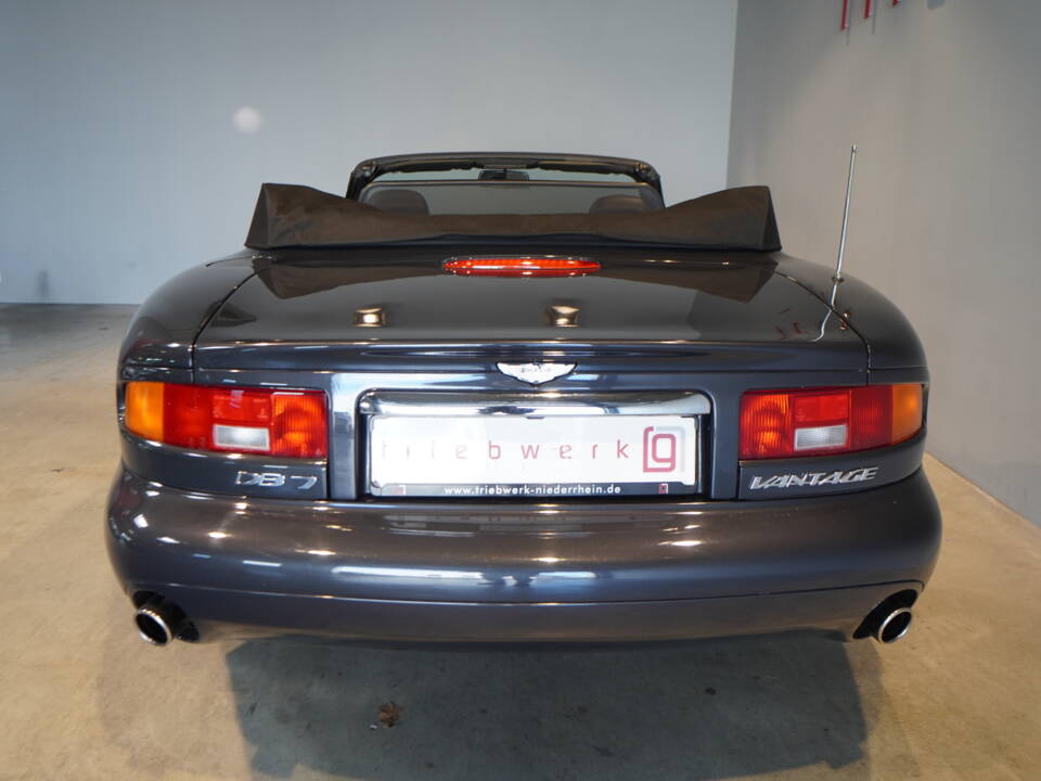 Bild 19/20 von Aston Martin DB 7 Vantage (2003)
