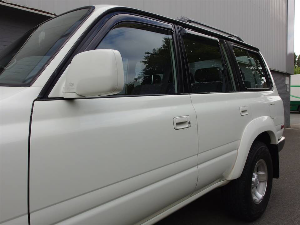 Bild 28/97 von Toyota Land Cruiser FJ80 (1992)