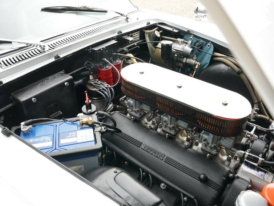 Immagine 31/50 di Ferrari 250 GT 2+2 (1964)