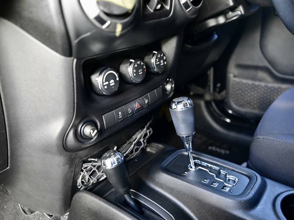 Image 34/50 of Jeep Wrangler 3.6 V6 (2014)