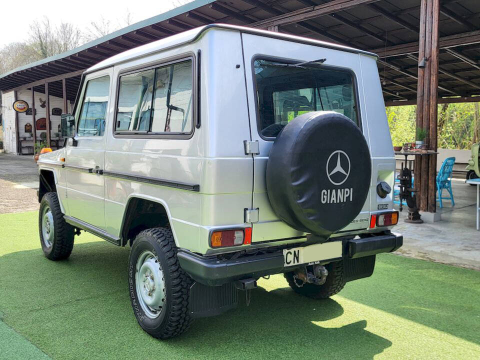 Image 15/55 of Mercedes-Benz 200 GE (SWB) (1990)