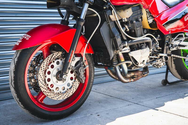 Image 42/50 of Kawasaki GPX 750R (1987)