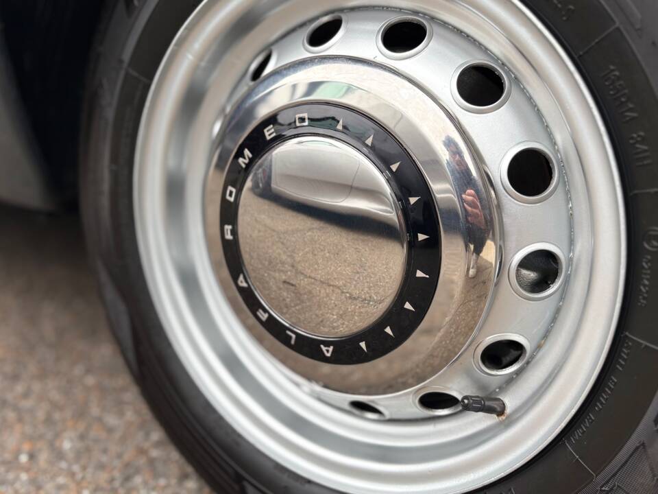 Imagen 24/32 de Alfa Romeo 1750 Spider (1970)