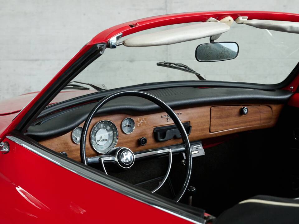 Image 15/50 of Volkswagen Karmann Ghia 1500 (1971)