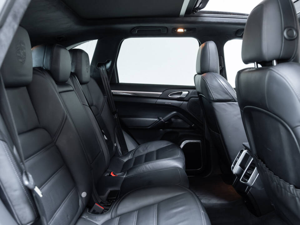 Bild 26/39 von Porsche Cayenne GTS (2016)