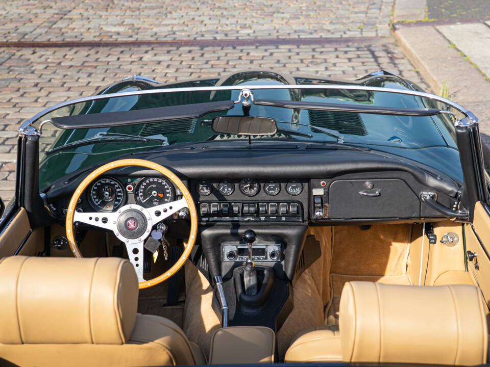 Bild 23/30 von Jaguar E-Type V12 (1974)