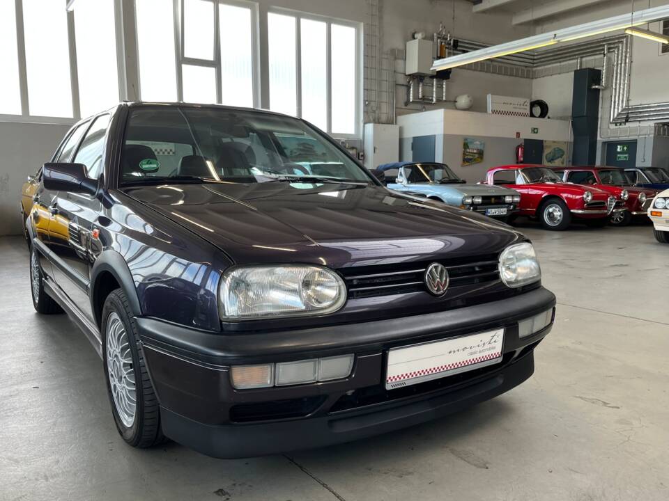 Bild 25/43 von Volkswagen Golf III 2.8 VR6 (1992)