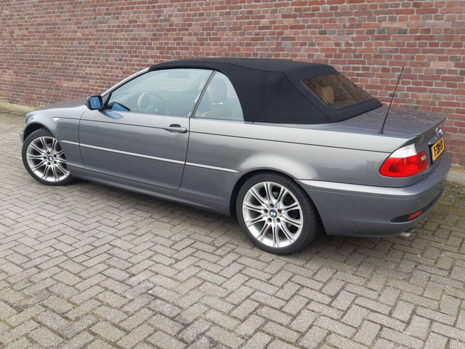 Image 3/5 de BMW 325Ci (2004)