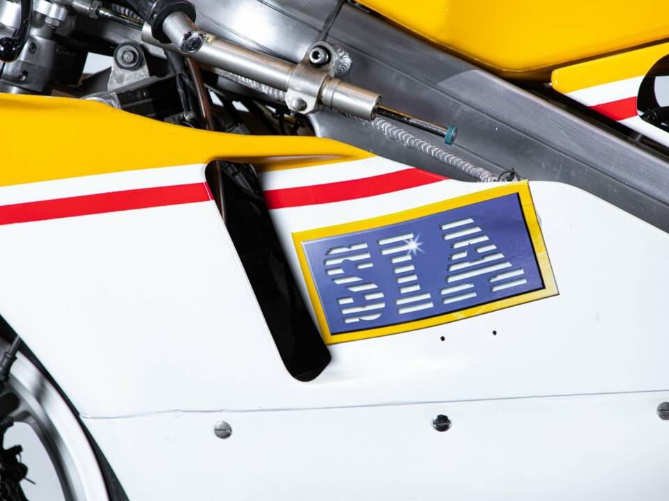 Bild 19/50 von Honda DUMMY (1992)