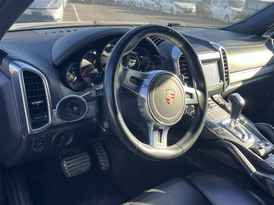 Image 17/46 de Porsche Cayenne Turbo (2011)