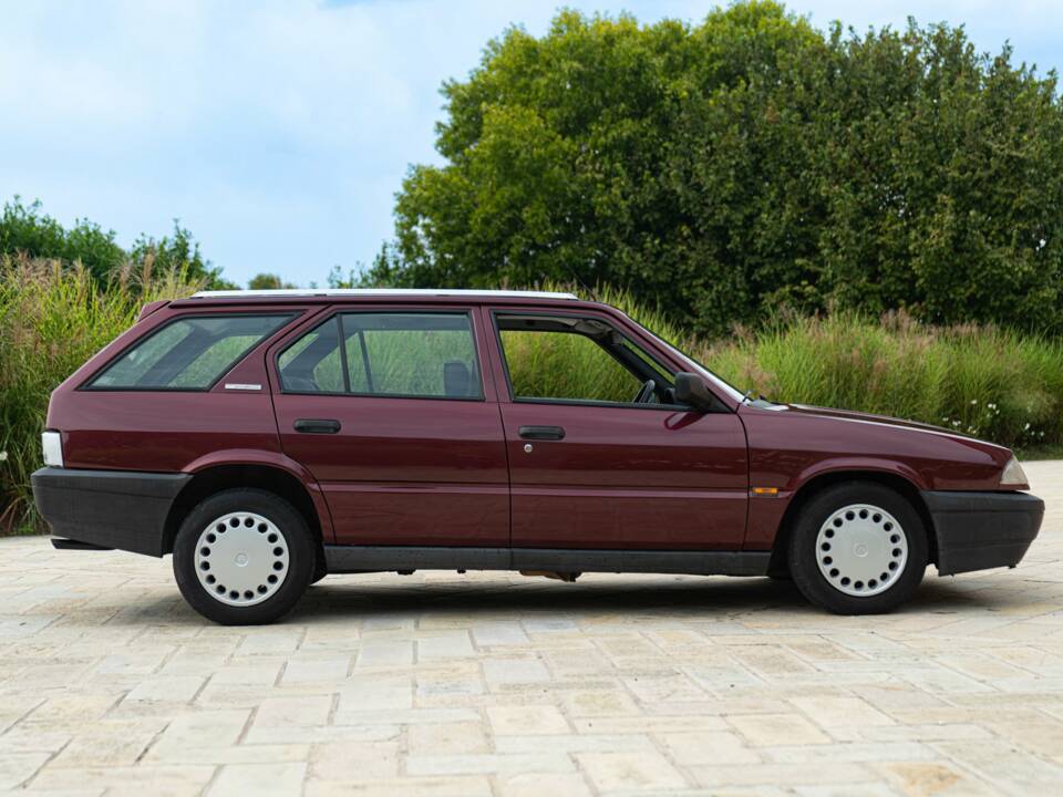 Image 4/50 of Alfa Romeo 33 - 1.3 Sportwagon 4x4 (1992)