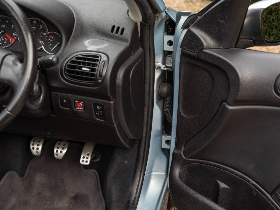 Immagine 23/40 di Peugeot 206 CC 1.6 16V (2003)