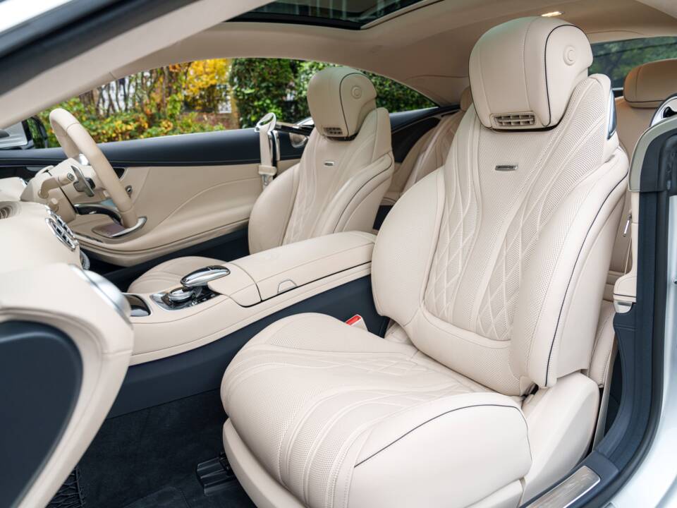 Immagine 24/31 di Mercedes-Benz S 63 AMG S 4MATIC (2019)