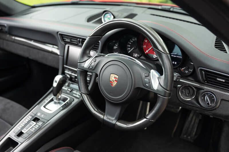 Immagine 40/50 di Porsche 911 Targa 4 GTS (2015)