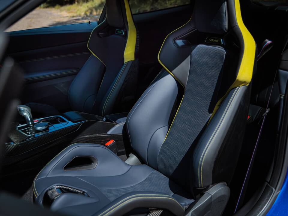 Image 28/47 of BMW M4 CS (2025)