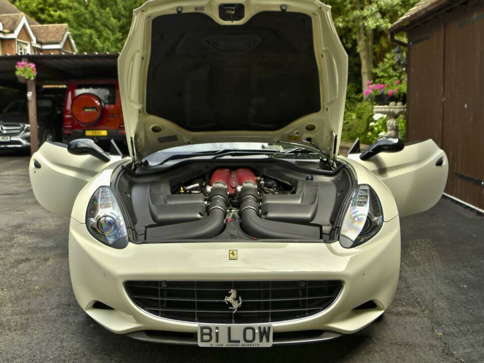 Bild 21/50 von Ferrari California (2010)