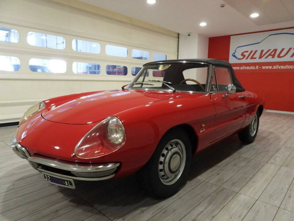 Image 10/15 of Alfa Romeo 1750 Spider Veloce (1968)