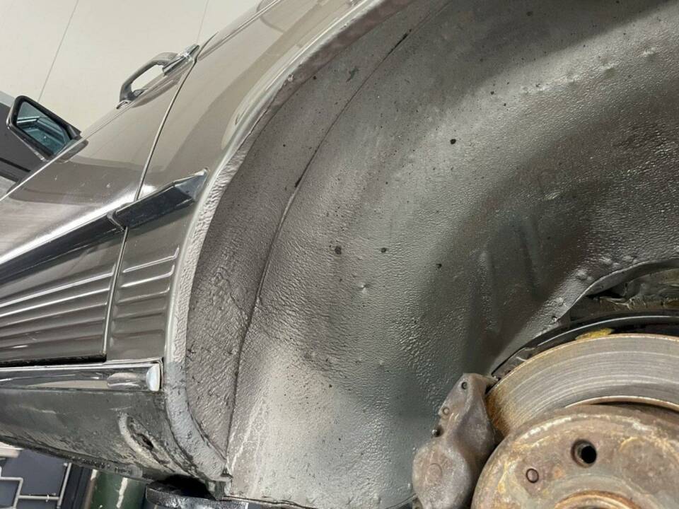 Image 33/36 of Mercedes-Benz 560 SL (1986)