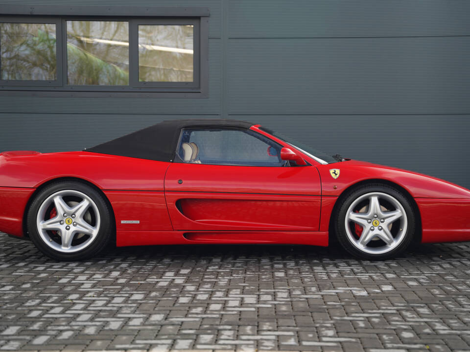 Image 32/50 of Ferrari F 355 Spider (1999)