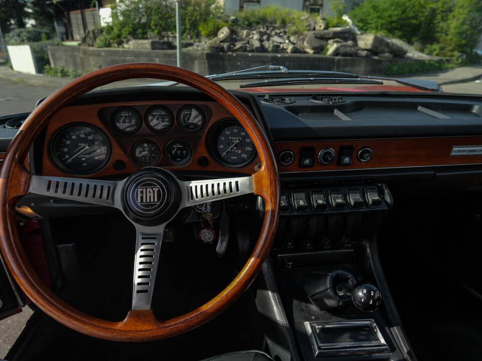 Image 23/28 of FIAT Dino 2400 Coupe (1972)