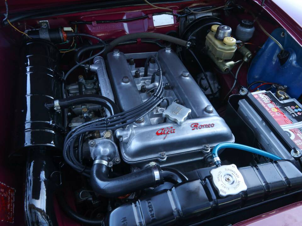Obraz 41/50 pojazdu Alfa Romeo Giulia Nuova Super 1300 (1975)