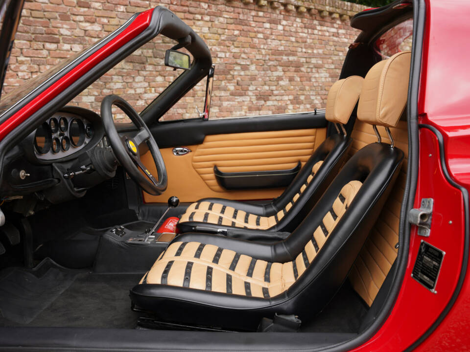 Immagine 3/50 di Ferrari Dino 246 GTS (1973)