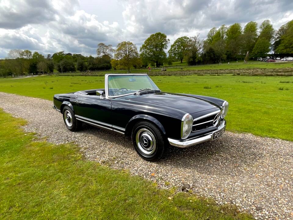 Image 2/50 de Mercedes-Benz 230 SL (1967)
