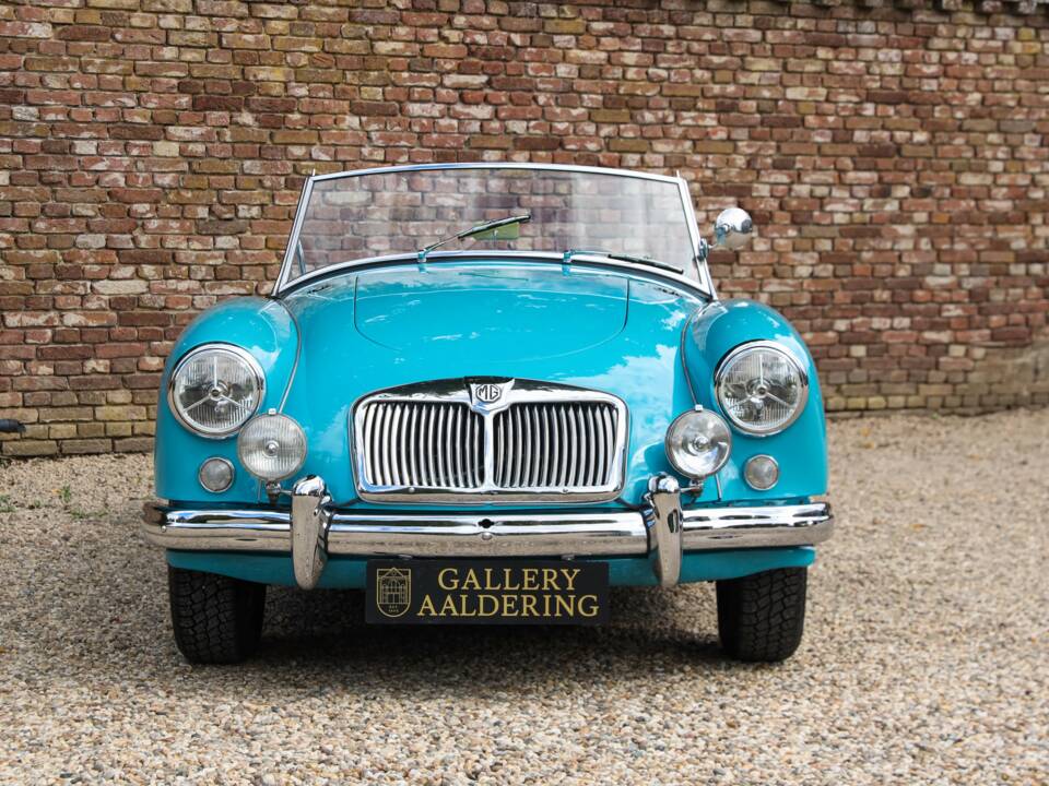 Image 37/50 of MG MGA 1600 (1958)